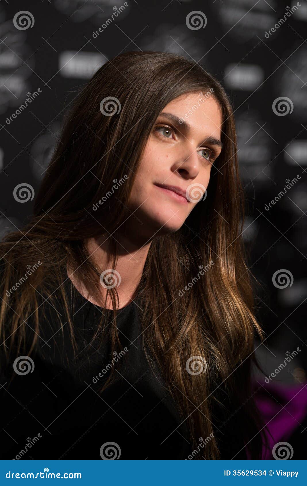 Elisa Sednaoui image stock éditorial. Image du verticale - 35629534