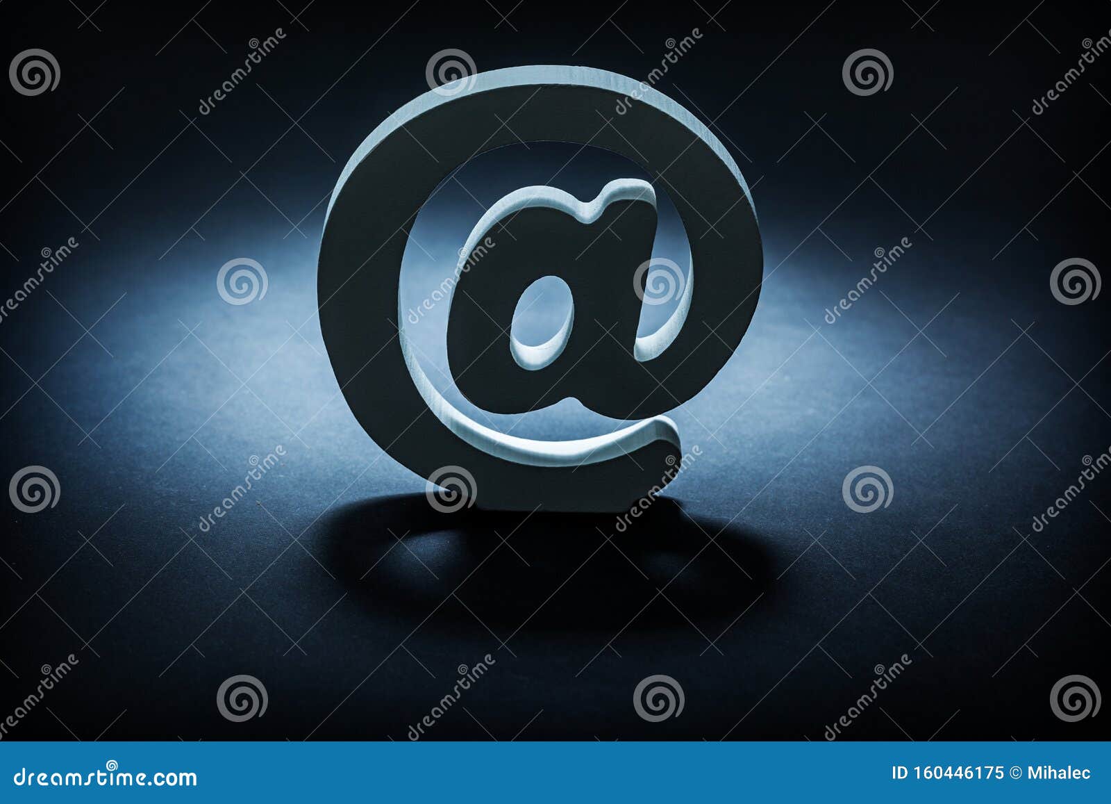 Email symbol được sử dụng nhiều trong muôn vàn nơi, từ trường học đến công sở. Hãy xem ảnh để tìm hiểu thêm về cách sử dụng email symbol và những tính năng mà nó cung cấp cho bạn.