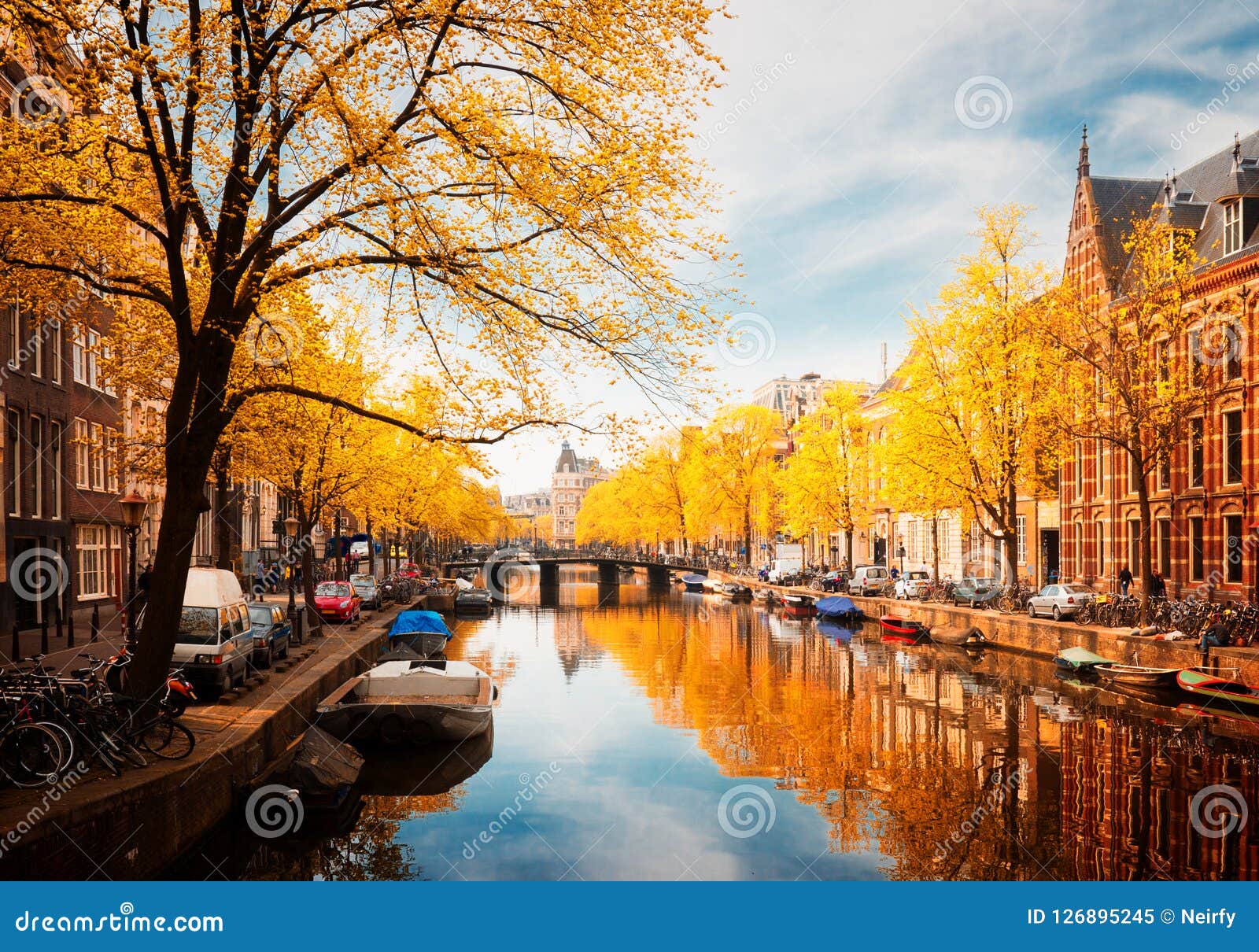 Embanlment Anillo Del Canal, Amsterdam de archivo - Imagen de tradicional, recorrido: 126895245