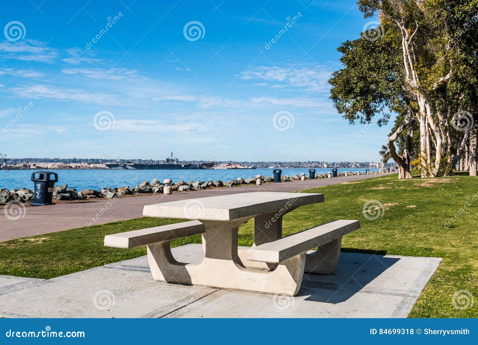 embarcadero marina park north picnic table and bayside walkway