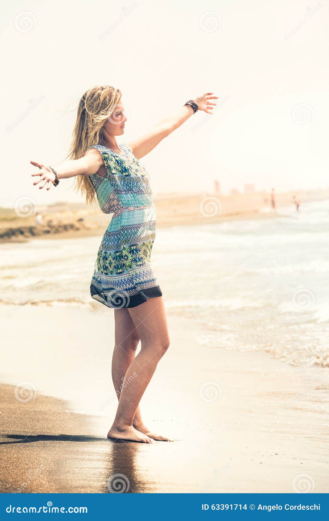 Embrace The Sea, Dream Beach Woman. Peace And Freedom ...