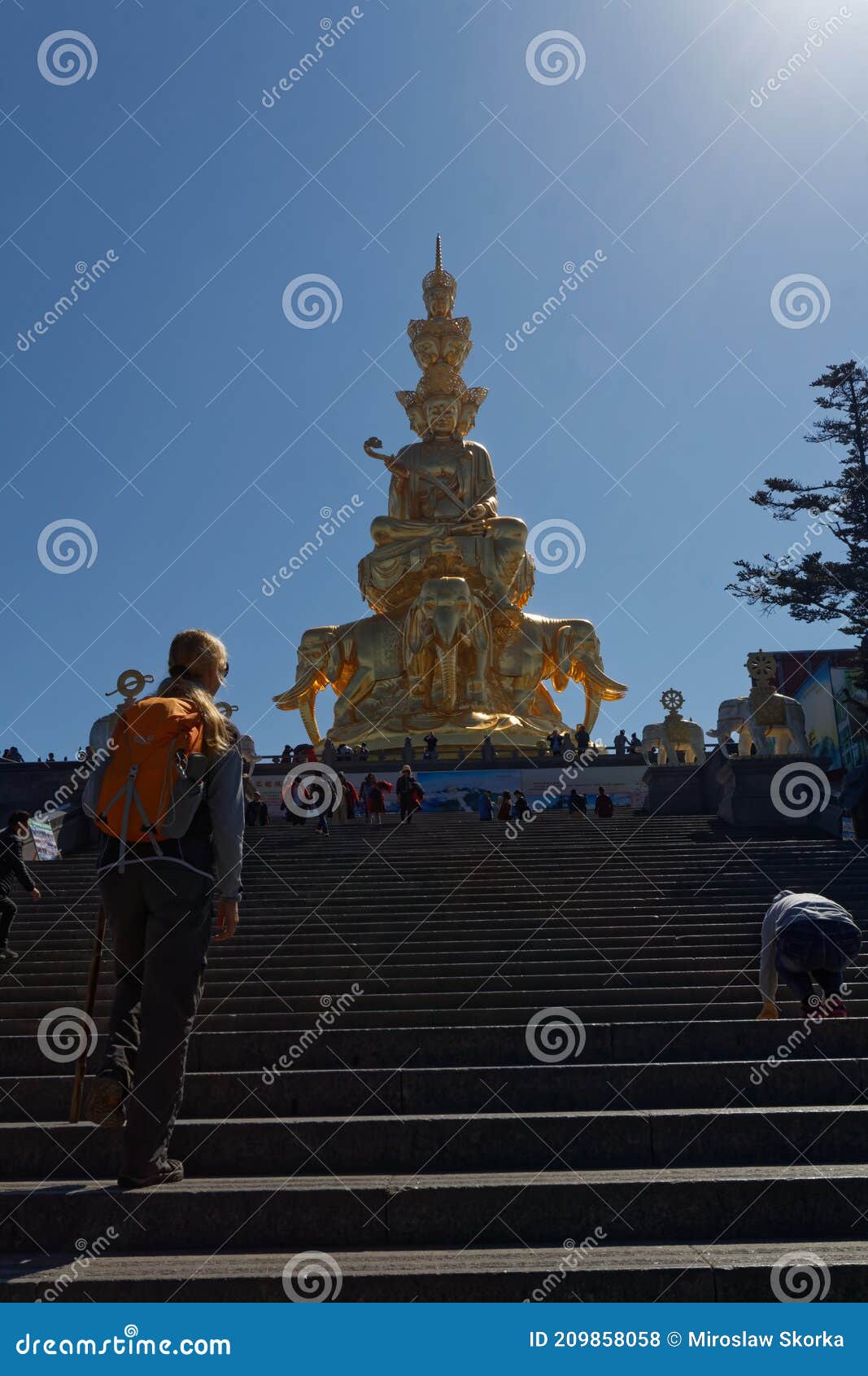 Emei SHan Hilltop Statue of Buddha on Elephants Editorial Stock Photo ...