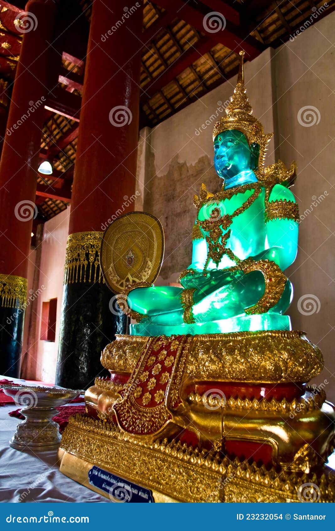 The emerald buddha statue stock photo. Image of antique 23232054