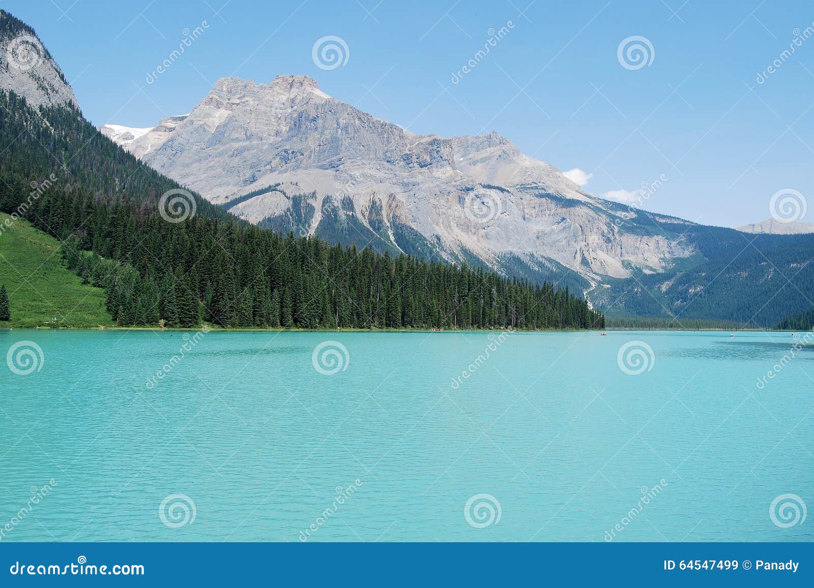 emerald lake's beautiful waters