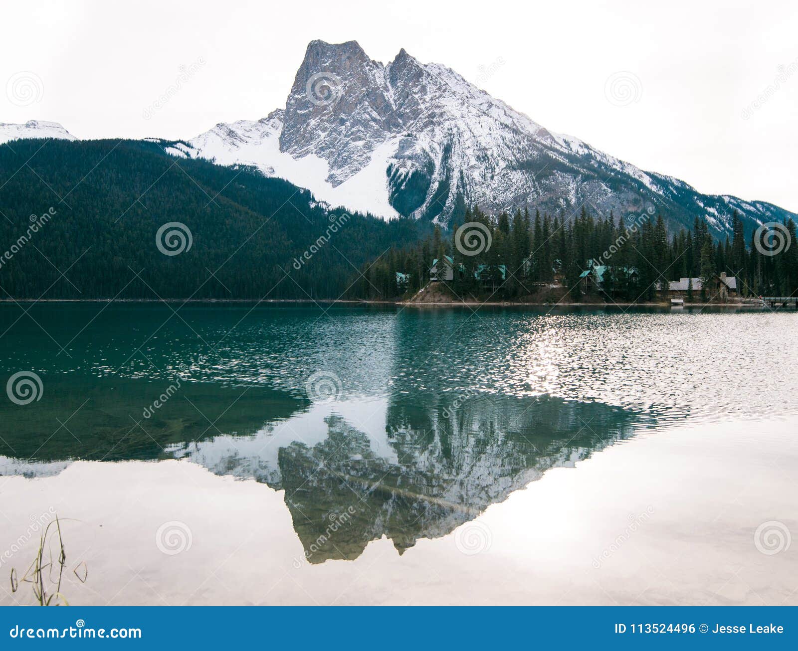 emerald lake in yoho national park bc is a beautiful place