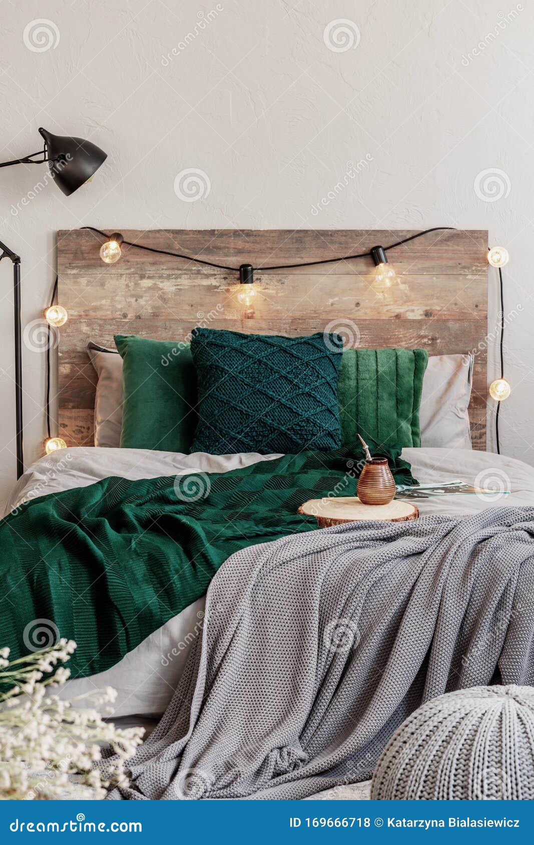 Emerald Green Pillows And Blanket On Wooden King Size Bed With Grey Bedding Stock Photo Image Of Farm
