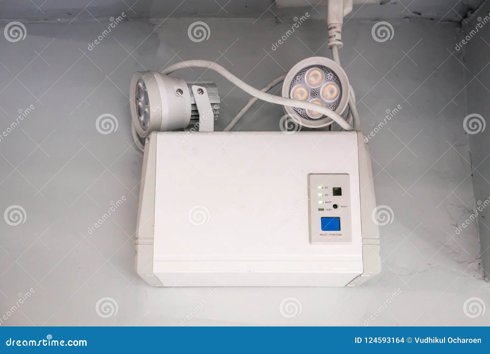 Emergency Light Auto Lighting Working when Power Outage by Battery