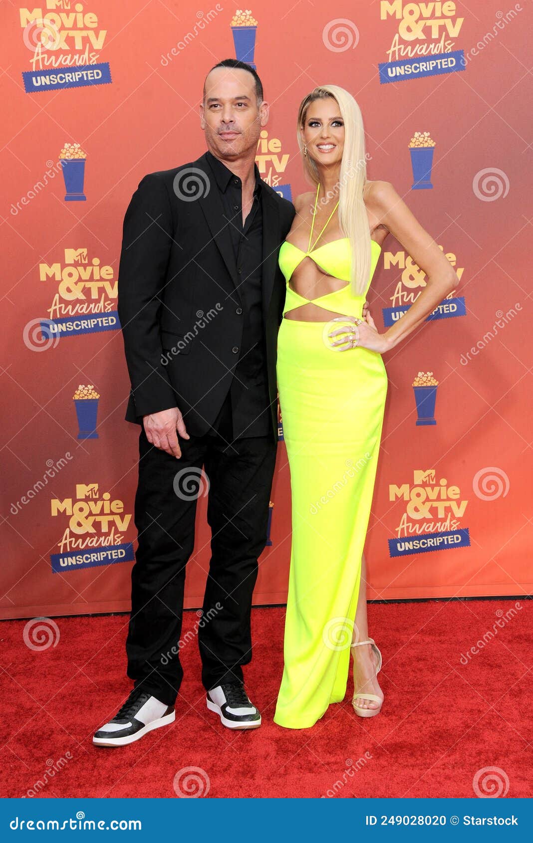 Emma Hernan, Micah McDonald Editorial Image Image of awards, monica 249028020