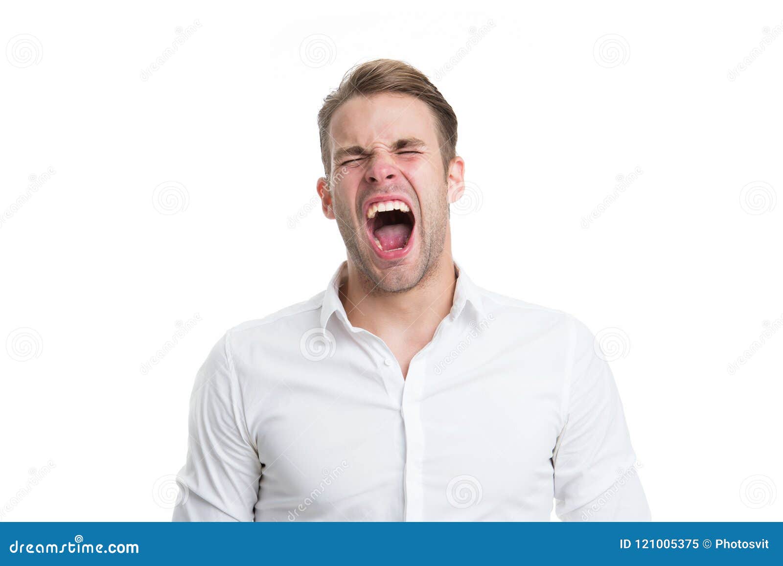Раздирает рот зевота шире мексиканского. Зевающий человек. Парень зевает. Зевнуть с закрытым ртом. Портрет зевающего человека.