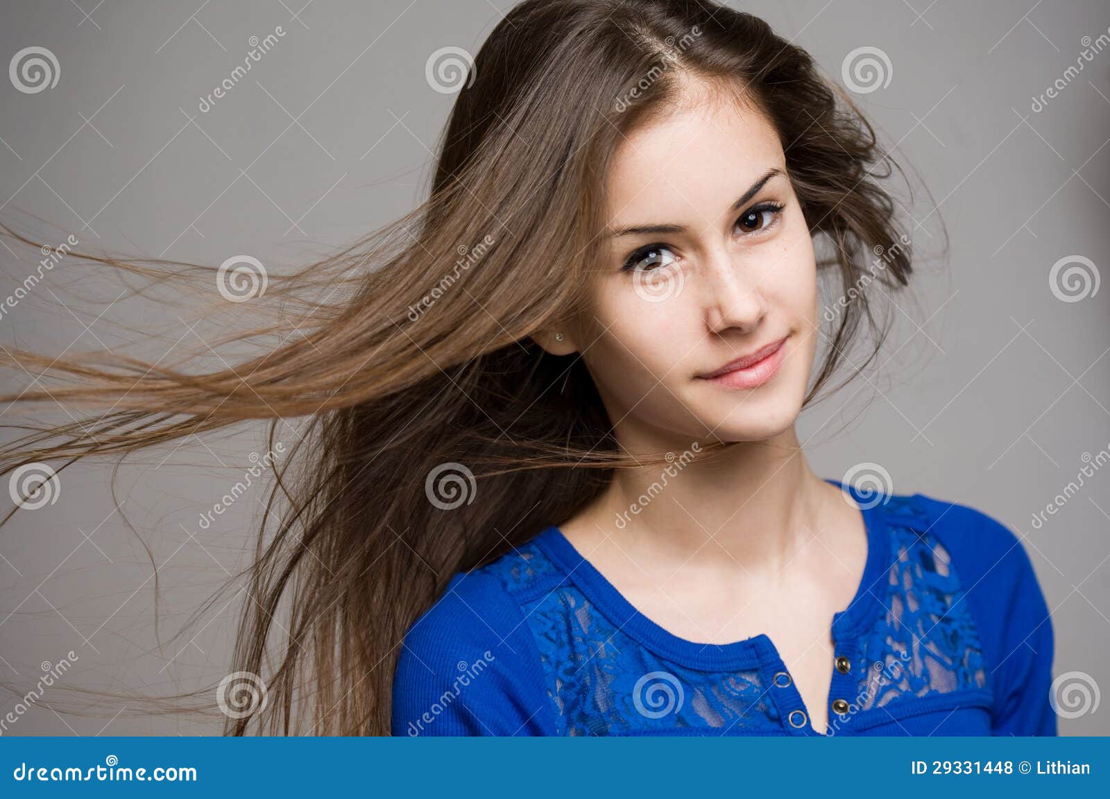 142,631 Brunette Teen Stock Photos