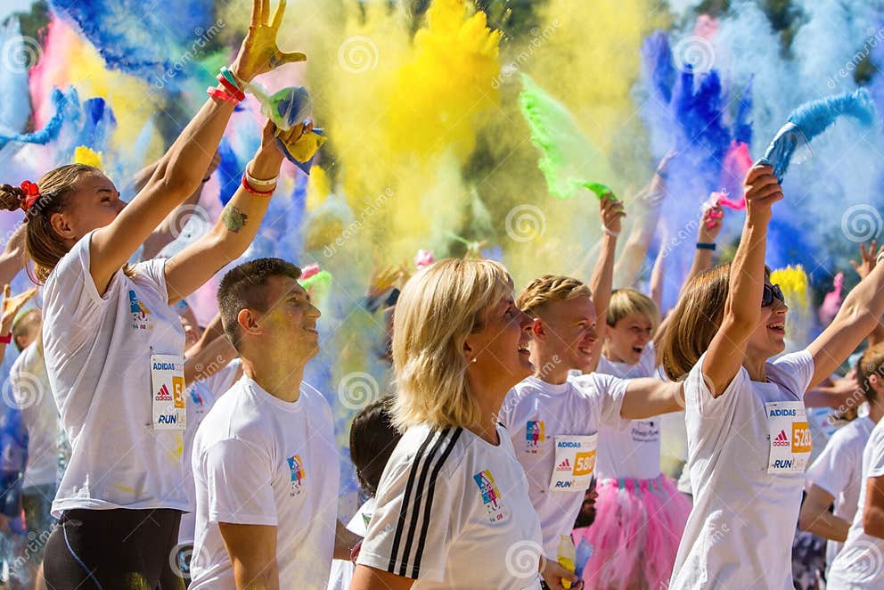 km holi