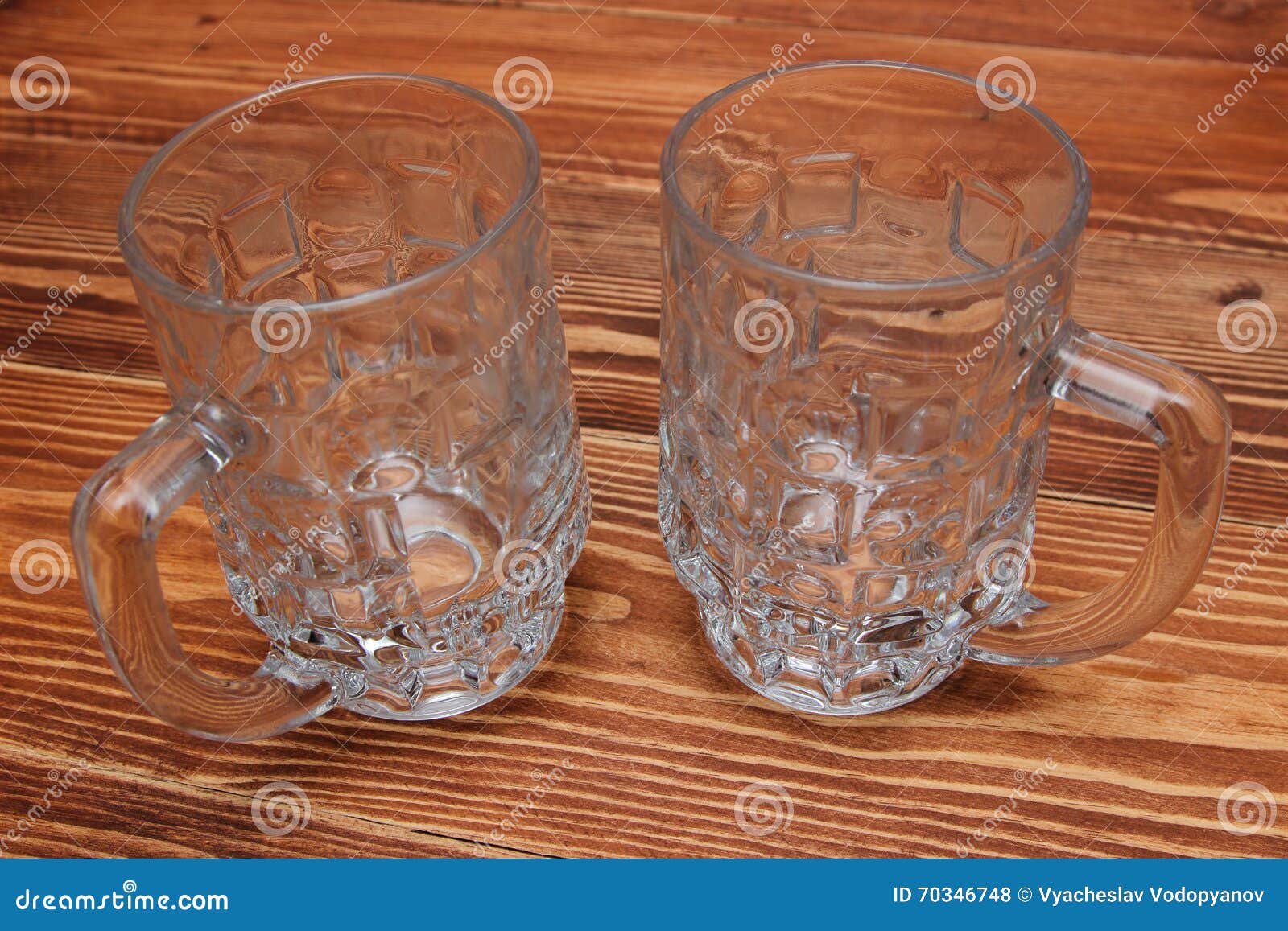 Download Empty Beer Mug On The Table Stock Photo - Image of glass, empty: 70346748