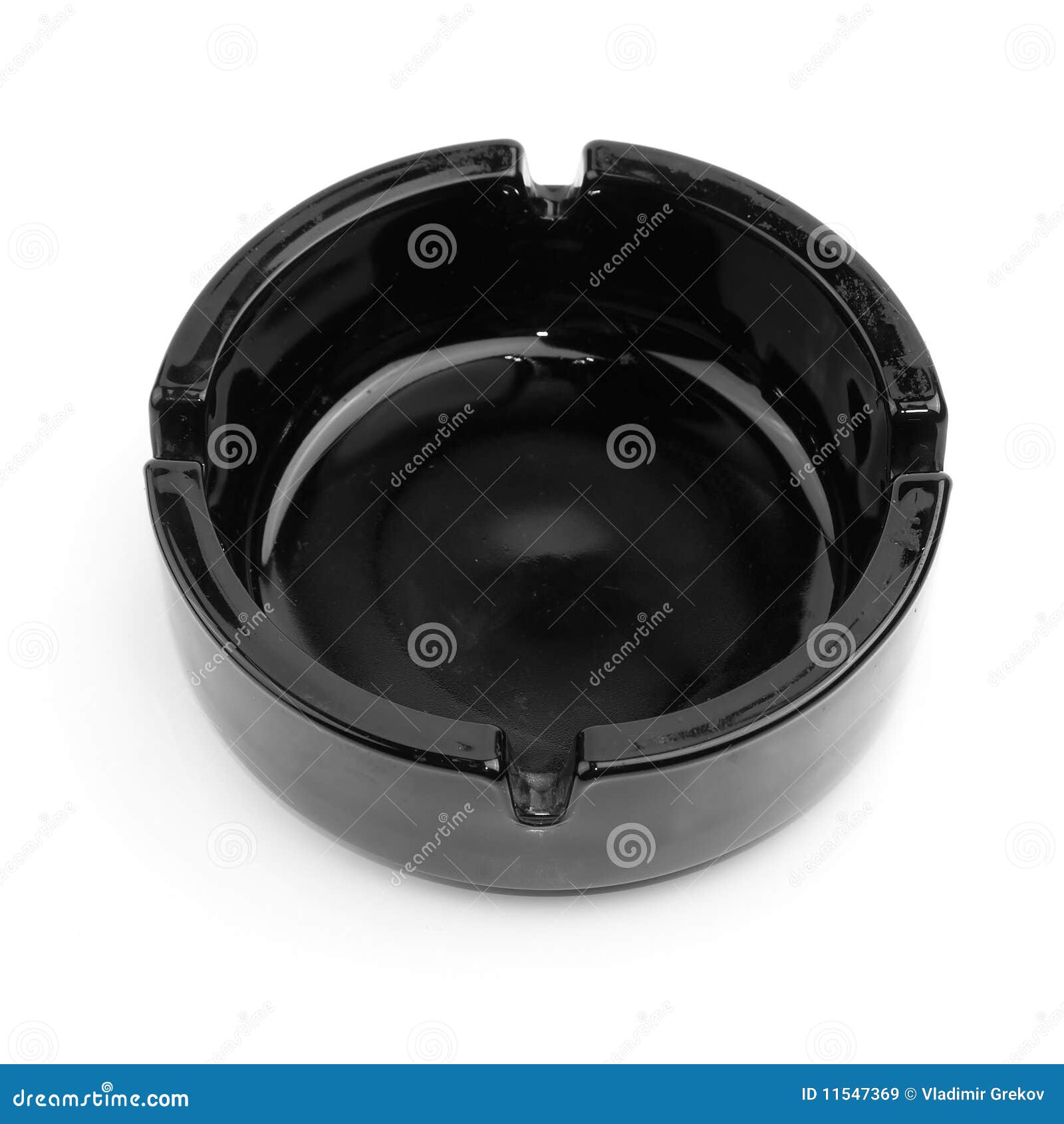 empty black ashtray