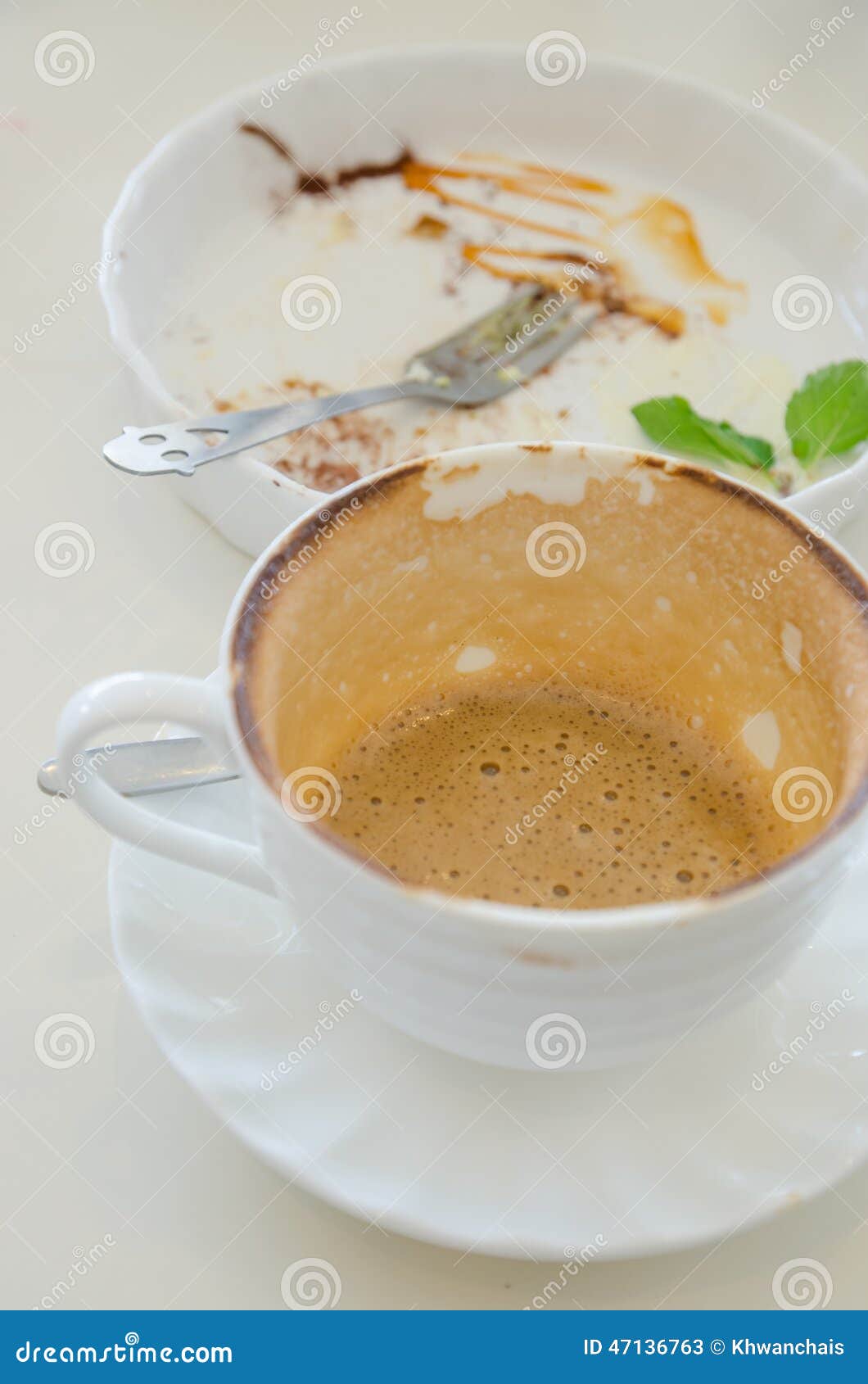 Empty Coffee Cup and Empty Dish Stock Image - Image of empty, cafe ...