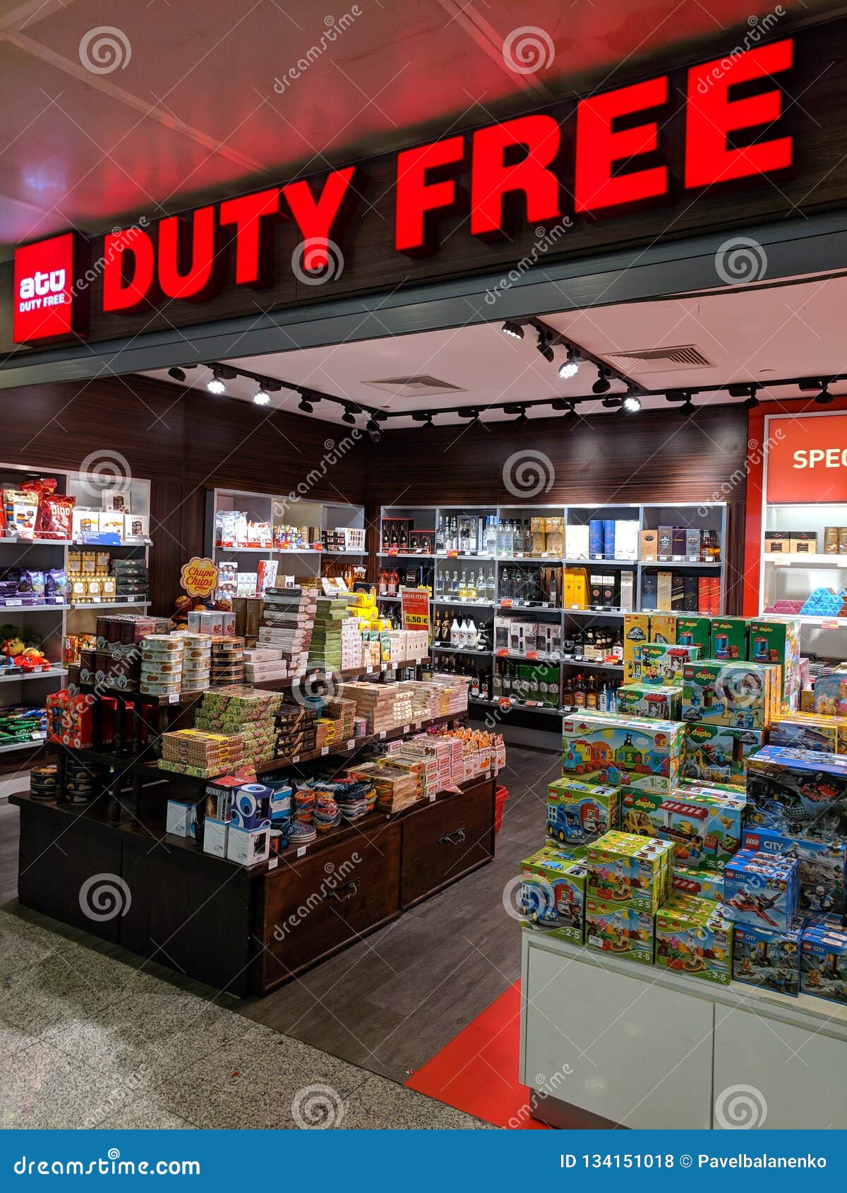 empty duty free store at istanbul airport editorial stock photo image of empty gift 134151018