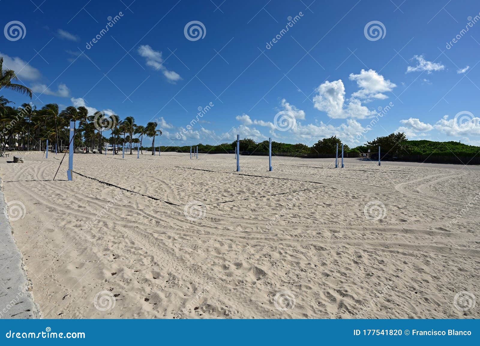  Miami beach workout area for push your ABS