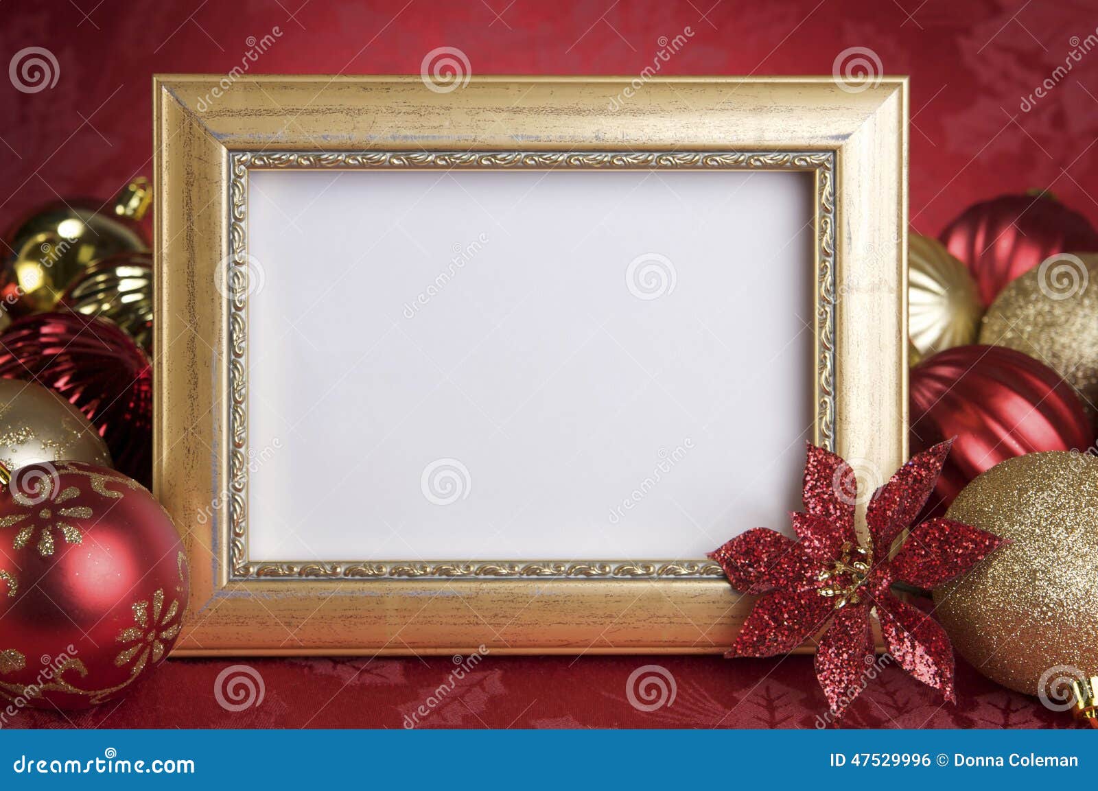 red frame free photo christmas Christmas A With Ornaments Frame On Red Empty Gold red frame free photo christmas Christmas A With Ornaments Frame On Red Empty Gold