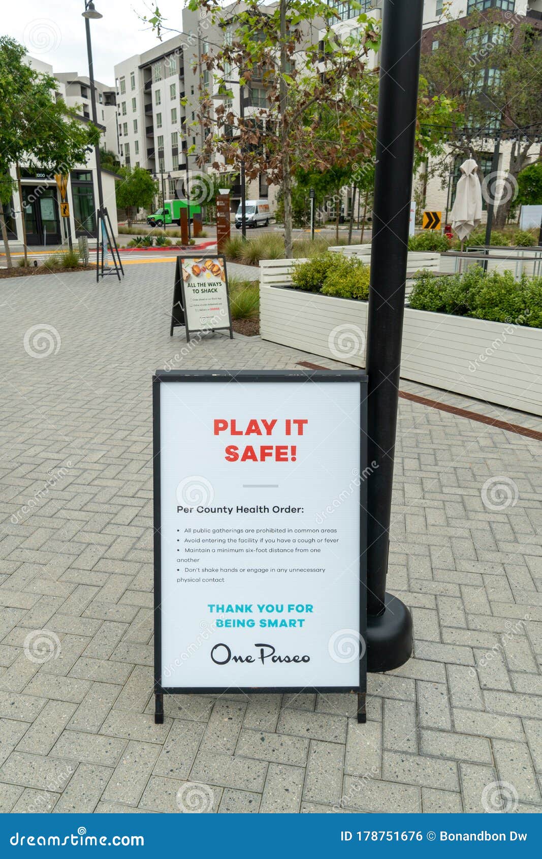 Empty Outdoor Shopping Mall With Informative Signage During Covid 19 Pandemic Editorial Photo Image Of Leading Buying 178751676
