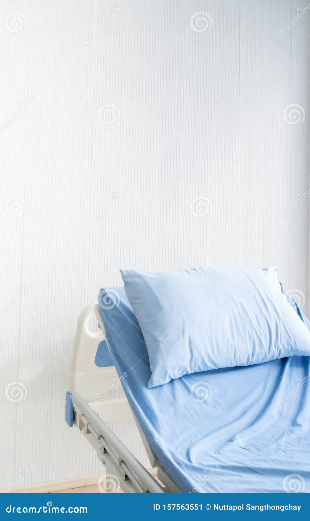 Empty Patient`s Bed Scene with White Wooden Paint Background in Natural  Light Scene / Hospital and Insurance Concept / Ward Room Stock Image -  Image of adult, examination: 157563551