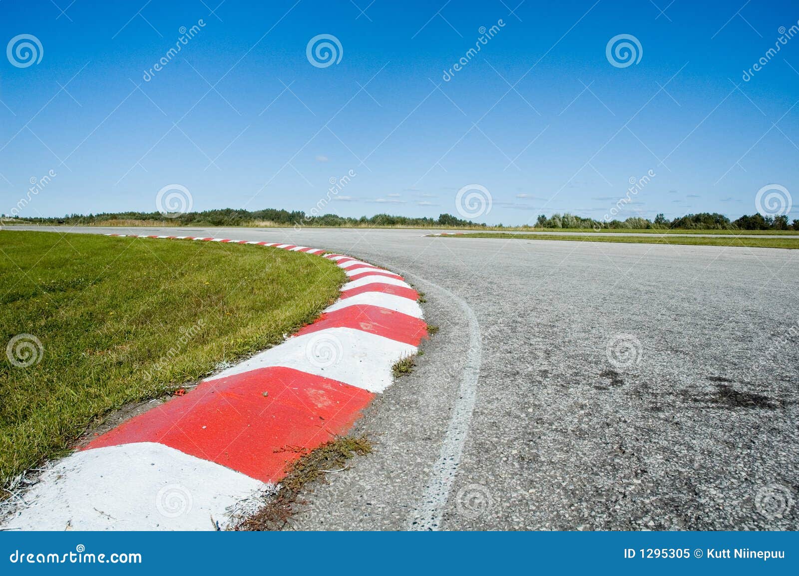 empty race track