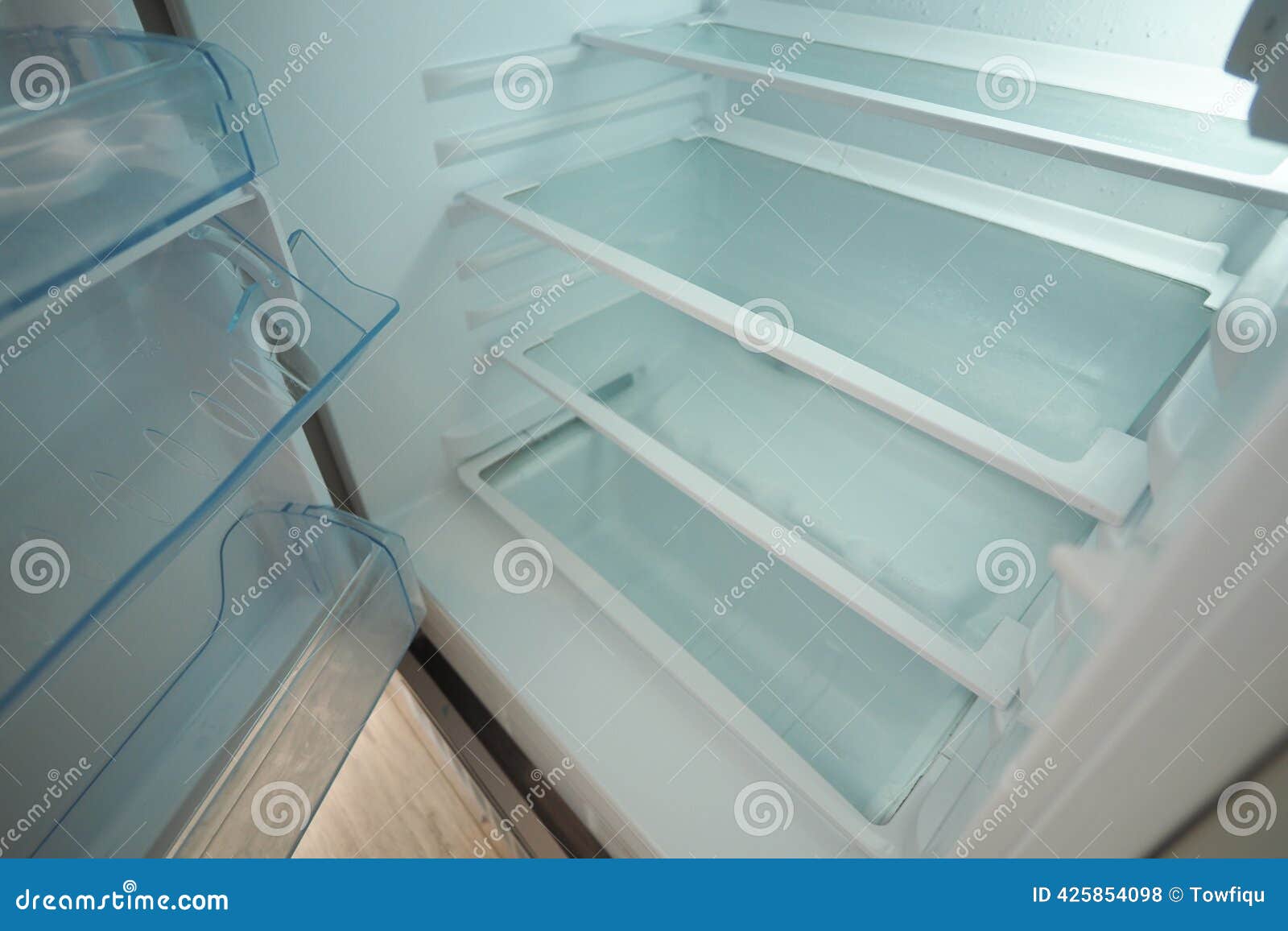 Half empty fridge icon, cartoon style 15551921 Vector Art at Vecteezy, image size:1600x1156