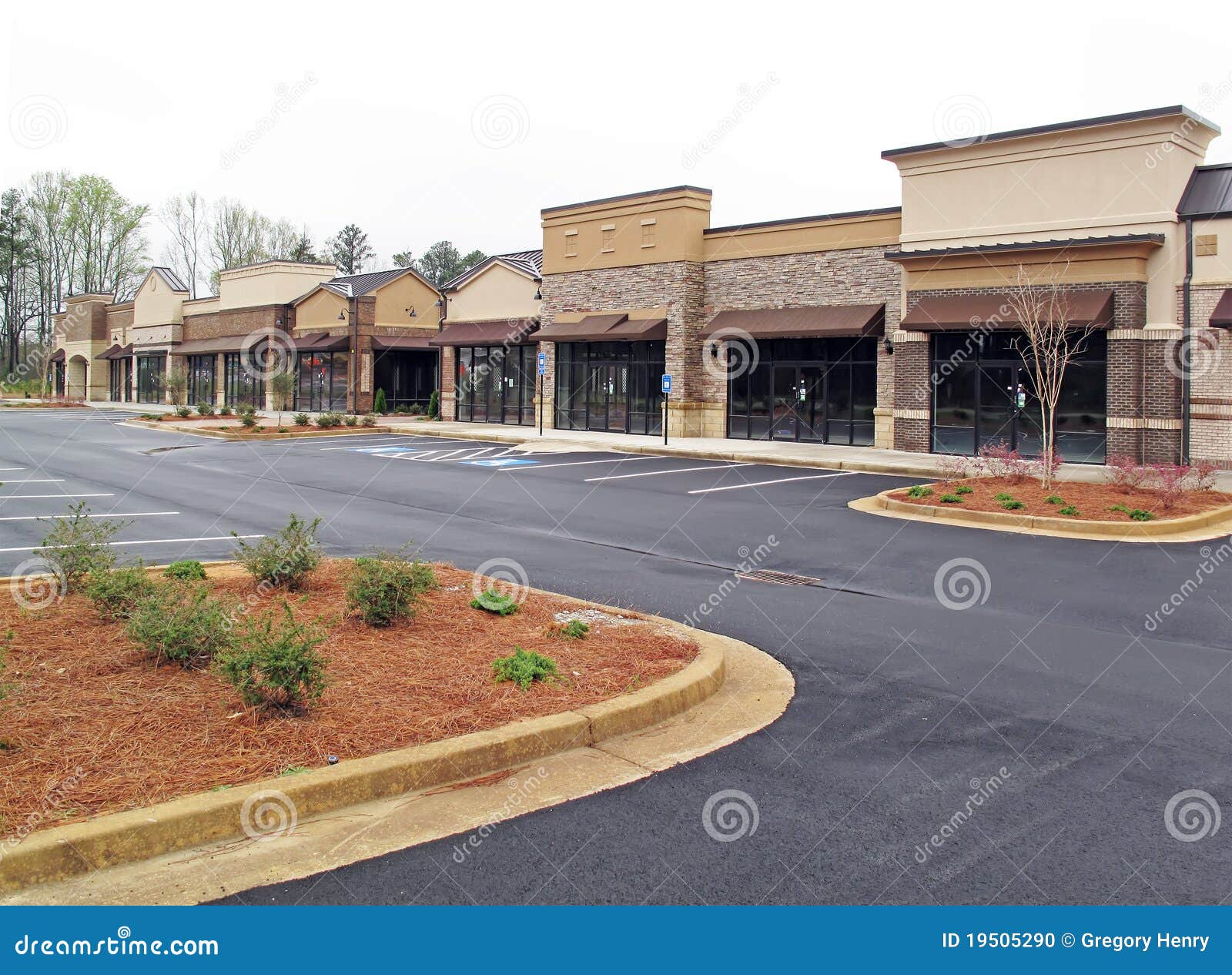 empty strip mall