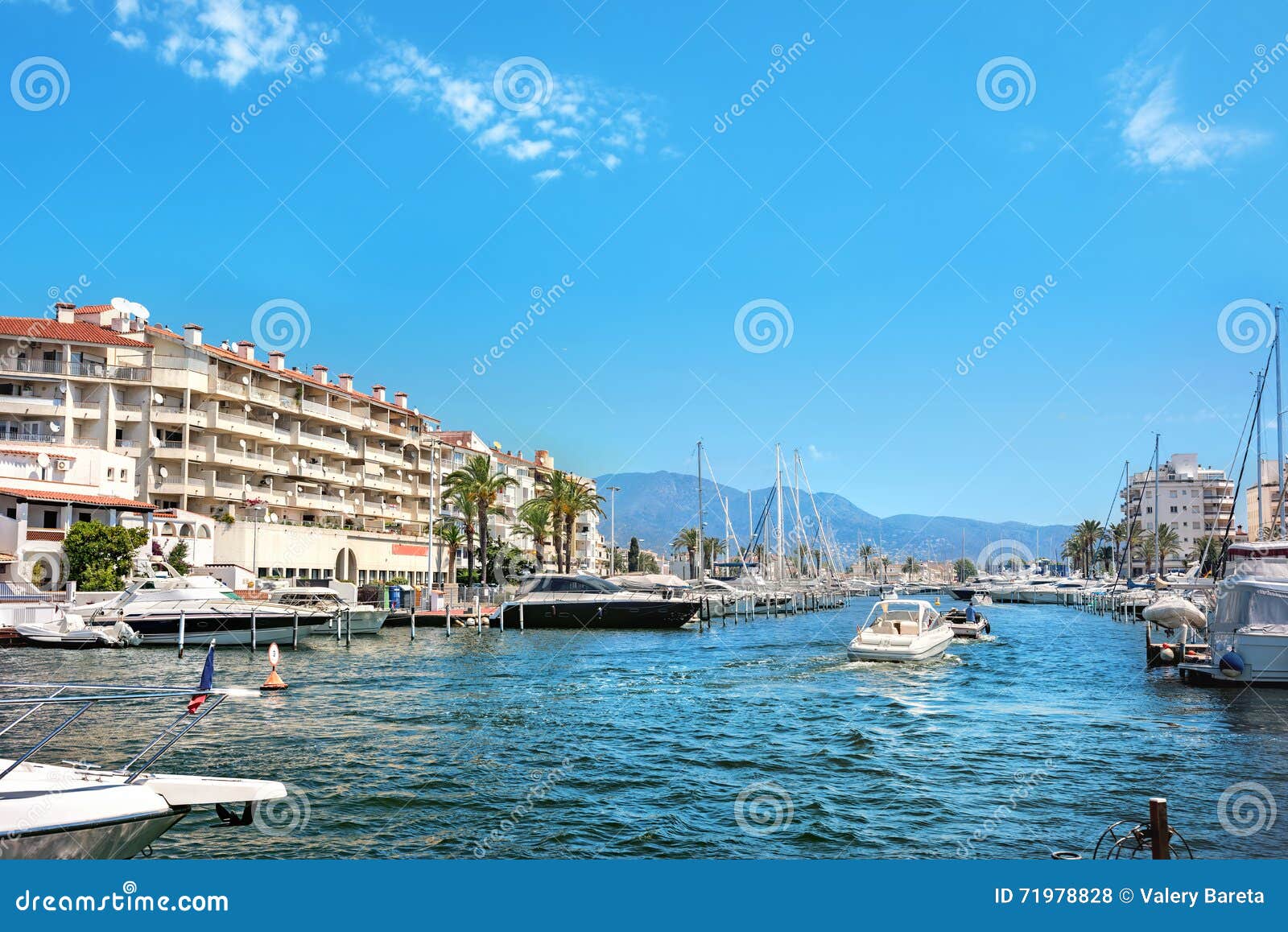 Empuriabrava Katalonien Spanien Stockfoto Bild Von Strand Mittelmeer 71978828