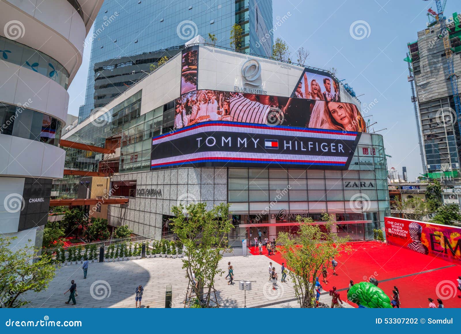 Emquartier redactionele fotografie. Image of gebouw, wandelgalerij ...