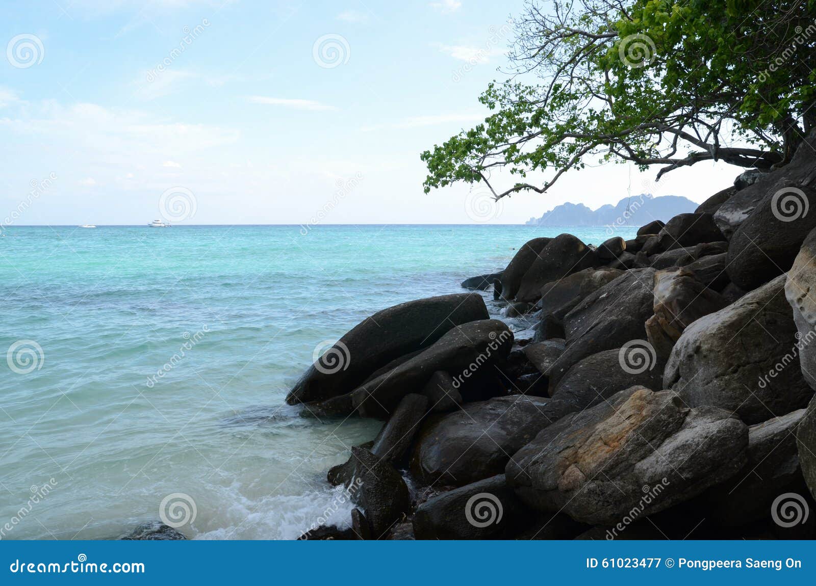 En mer. À l'île de pp en Thaïlande