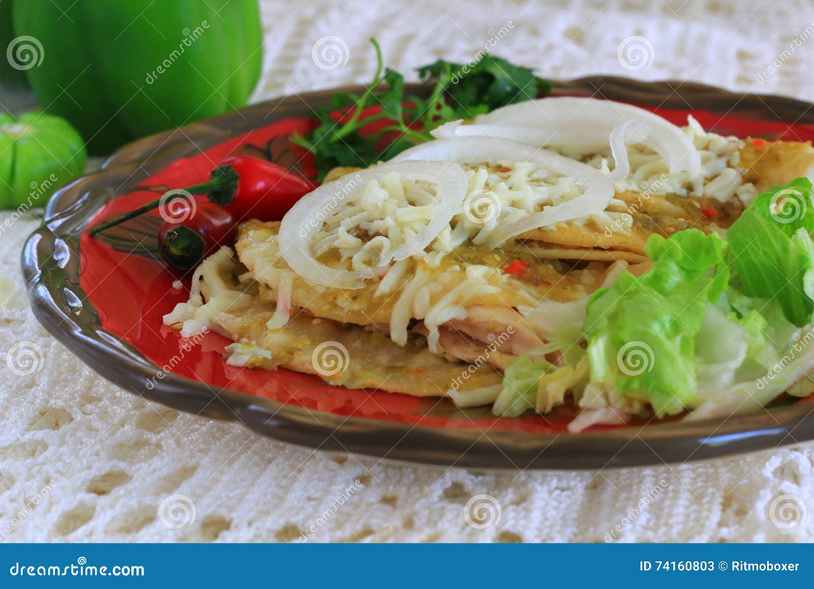 Enchiladas De Poulet Avec De La Sauce Verte Image stock Image du