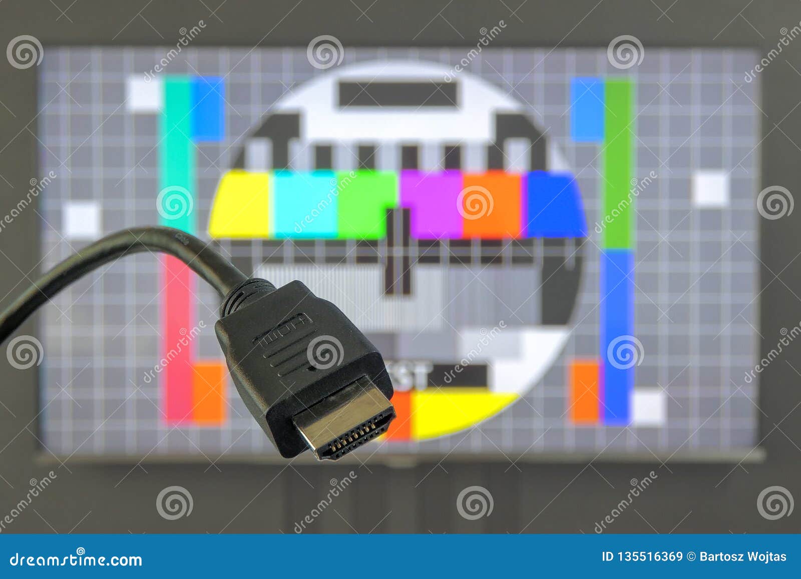 Conector HDMi en el TV imagen de archivo. Imagen de monitor