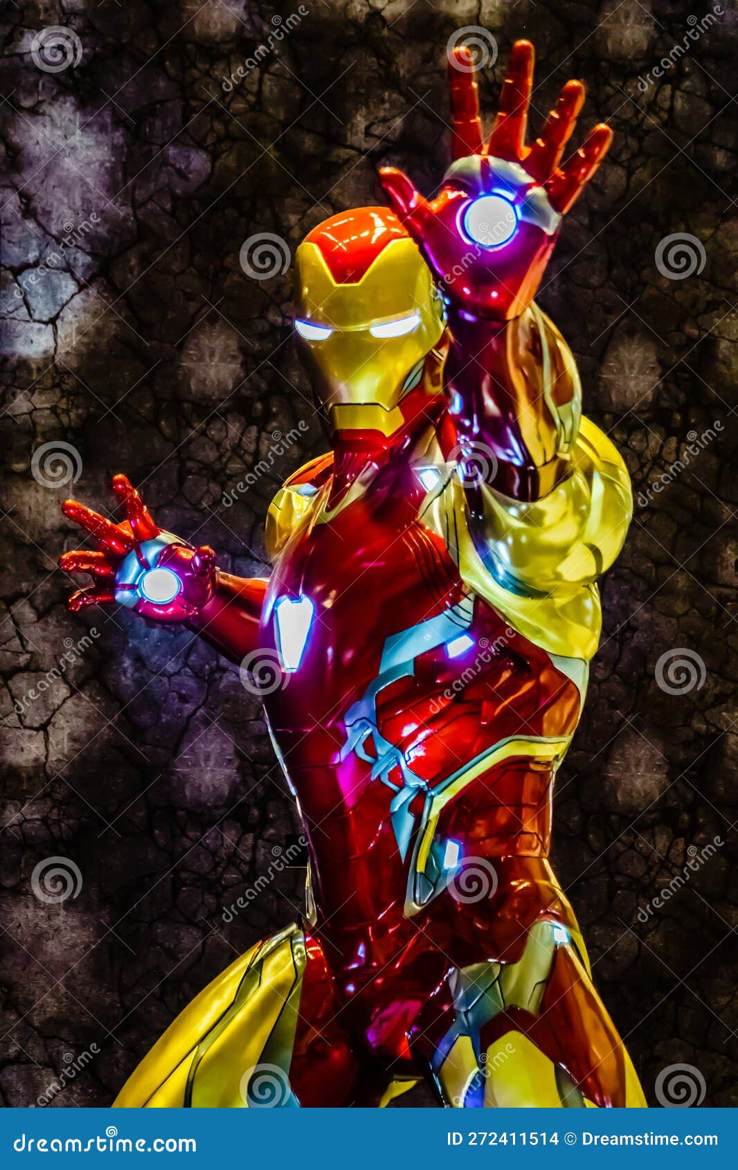 Iron Man on Display at Marvel Studios' Avengers, Endgame Event at Suntec  City, Singapore. Imagem de Stock Editorial - Imagem de guerra, final:  272411514