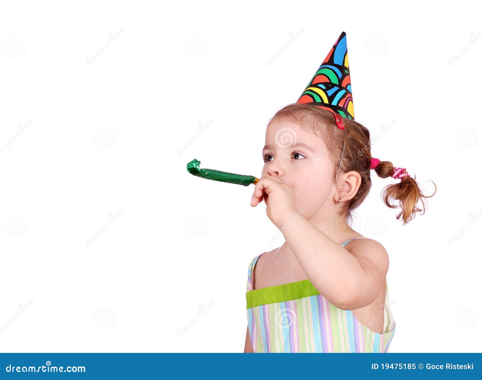 Enfant Avec Le Chapeau D'anniversaire Image stock - Image du assez,  réception: 19475185