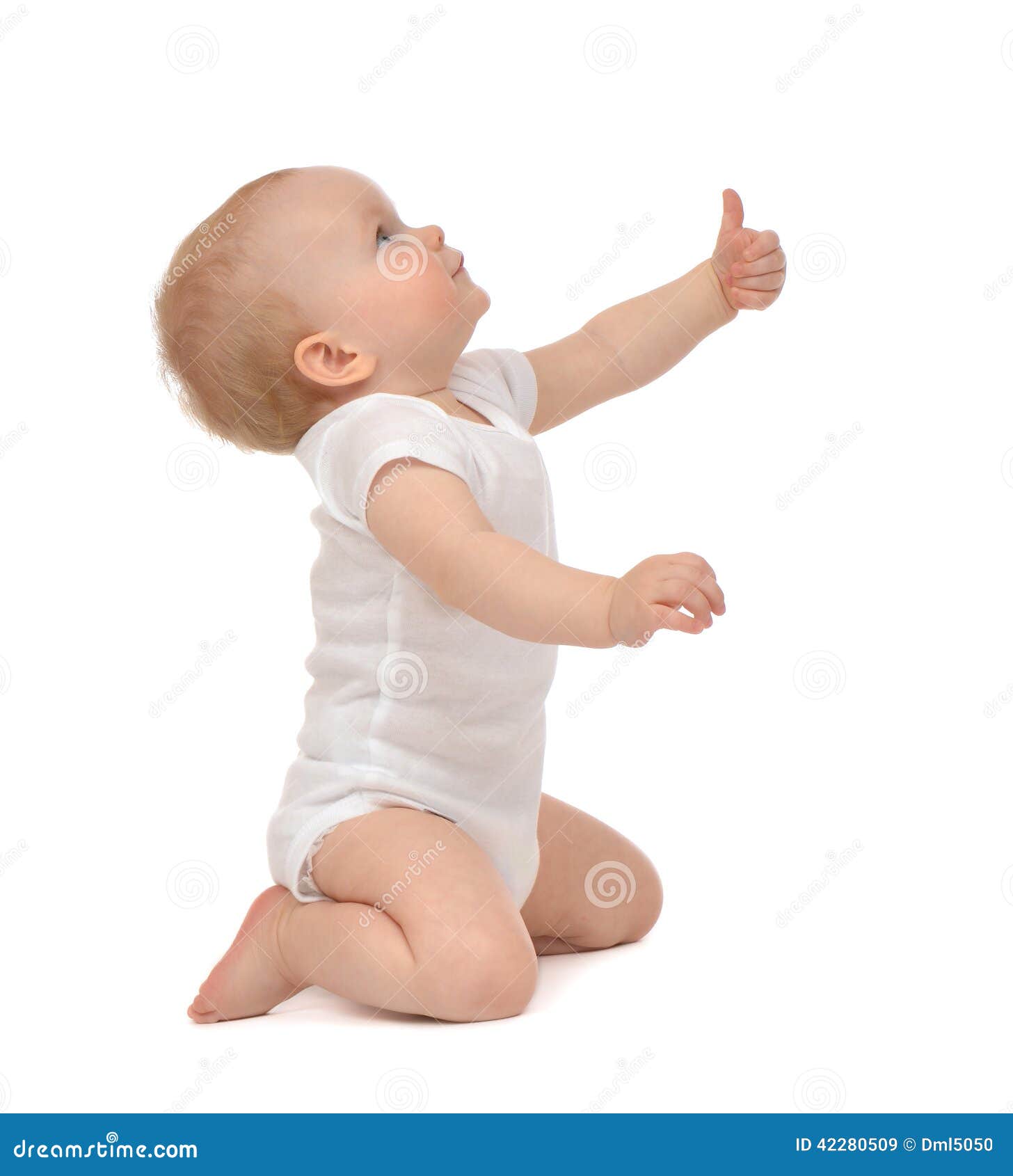 Enfant En Bas Age Infantile De Bebe D Enfant Souriant Avec Le Pouce De Main Vers Le Haut Du Signe Image Stock Image Du Adorable Visage