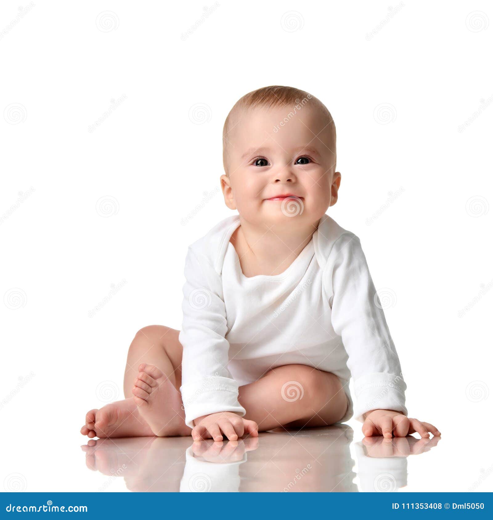 Enfant En Bas Age Infantile De Bebe D Enfant De 7 Mois S Asseyant Dans La Chemise Blanche D Isolement Photo Stock Image Du Fond Mignon Enfant En Bas Age Infantile De Bebe D Enfant De 7 Mois S Asseyant Dans La Chemise Blanche D Isolement Photo Stock Image Du Fond Mignon