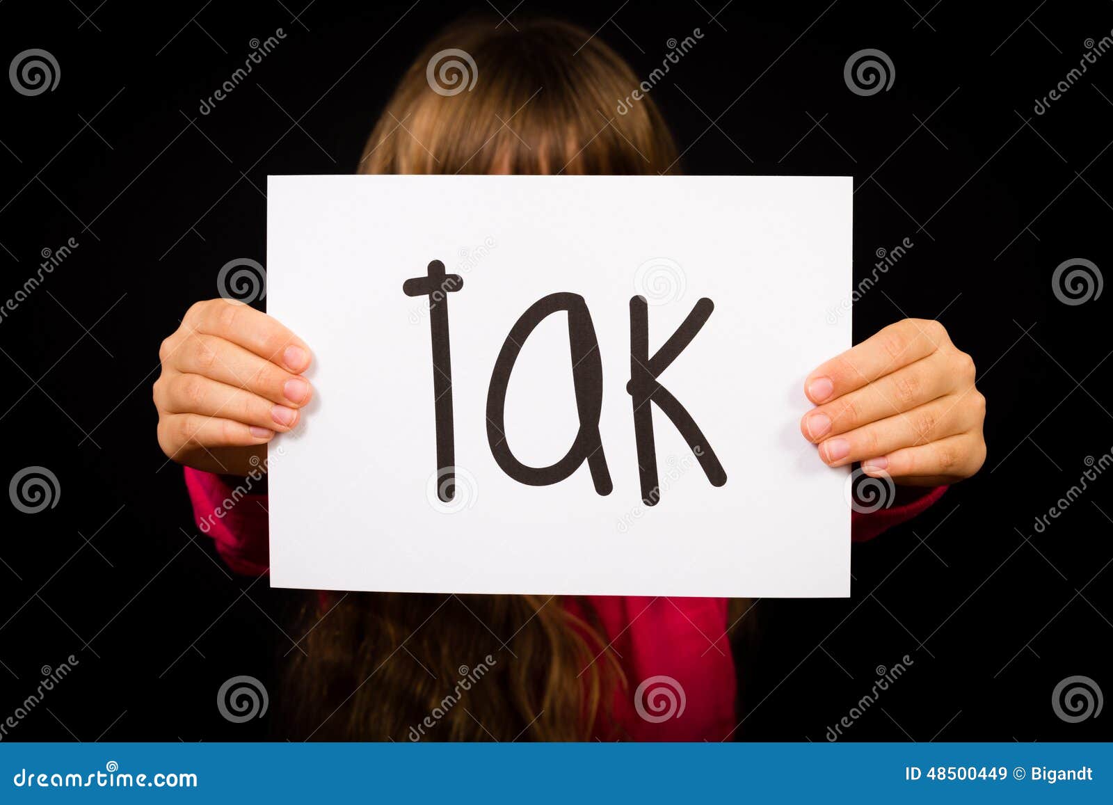 Enfant Tenant Le Signe Avec Le Mot Danois Tak Merci Image Stock Image Du Gosse Blanc Enfant Tenant Le Signe Avec Le Mot Danois Tak Merci Image Stock Image Du Gosse Blanc