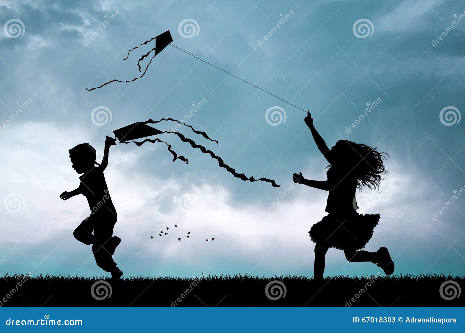 Enfants Avec Le Cerf-volant Au Coucher Du Soleil Image stock - Image du  fonctionnement, avec: 67018303