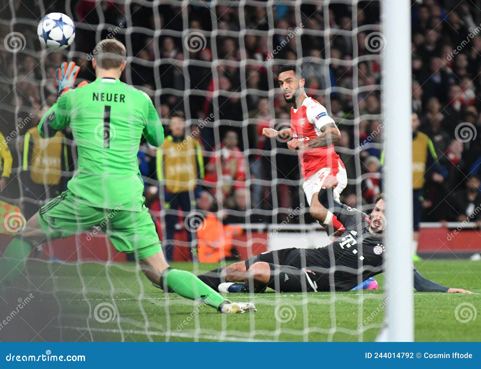 Theo Walcott of Arsenal FC editorial photography. Image of german