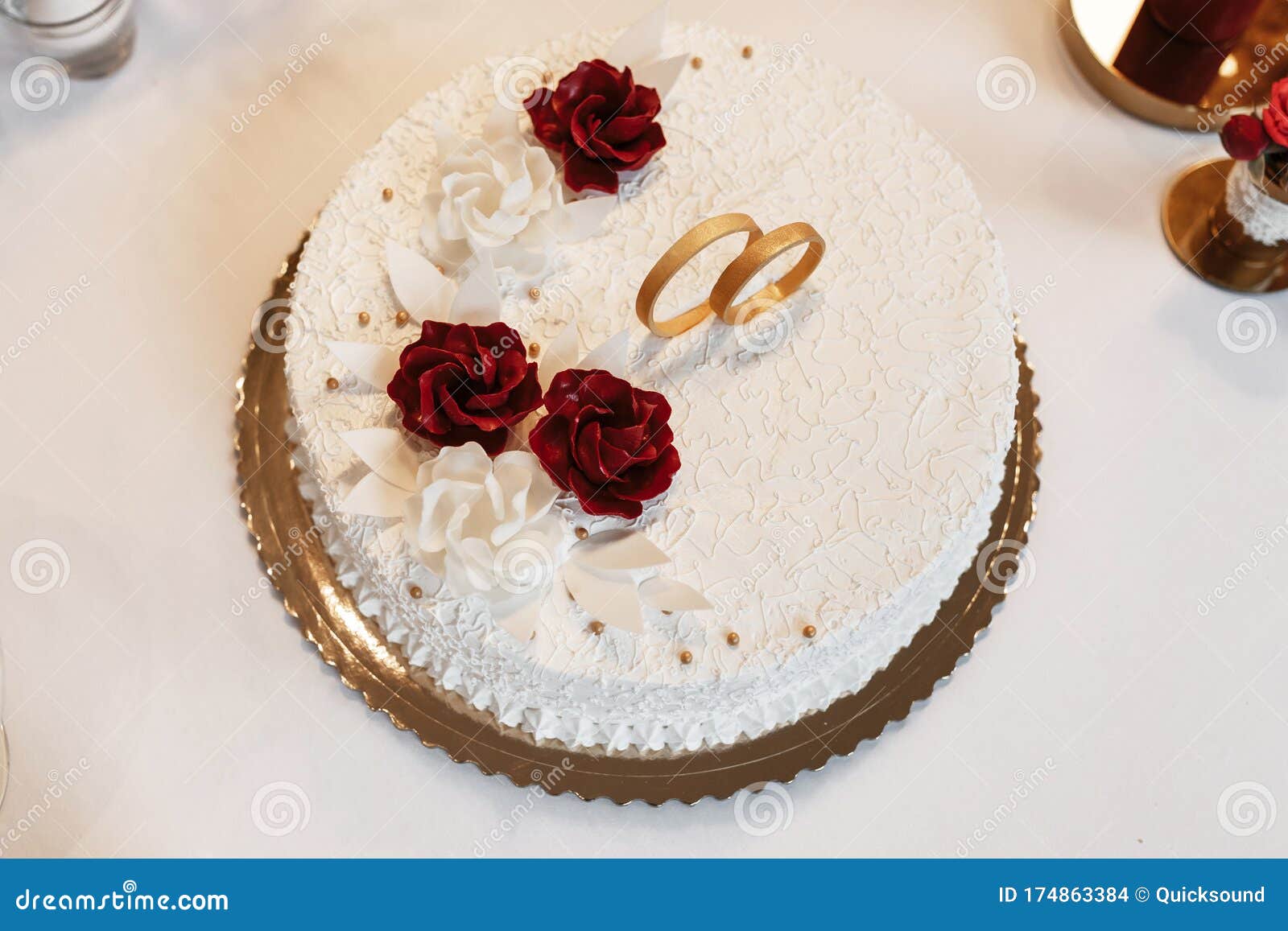 Floral Engagement Cake with a Ring Box - Decorated Cake - CakesDecor