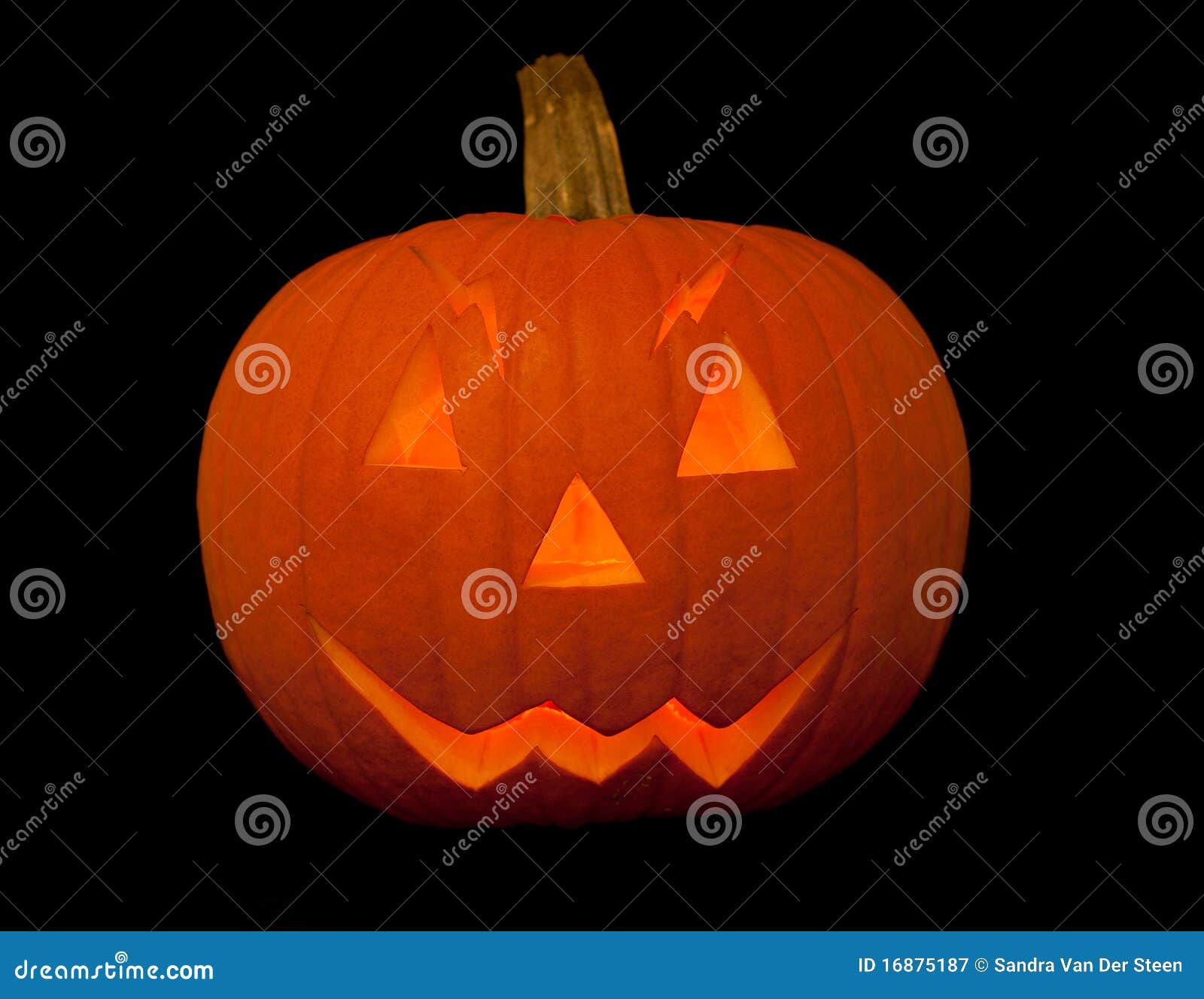 verkiezen verband Persoonlijk Enge Halloween Pompoen Met Gezicht Stock Afbeelding - Image of behandel,  geïsoleerd: 16875187
