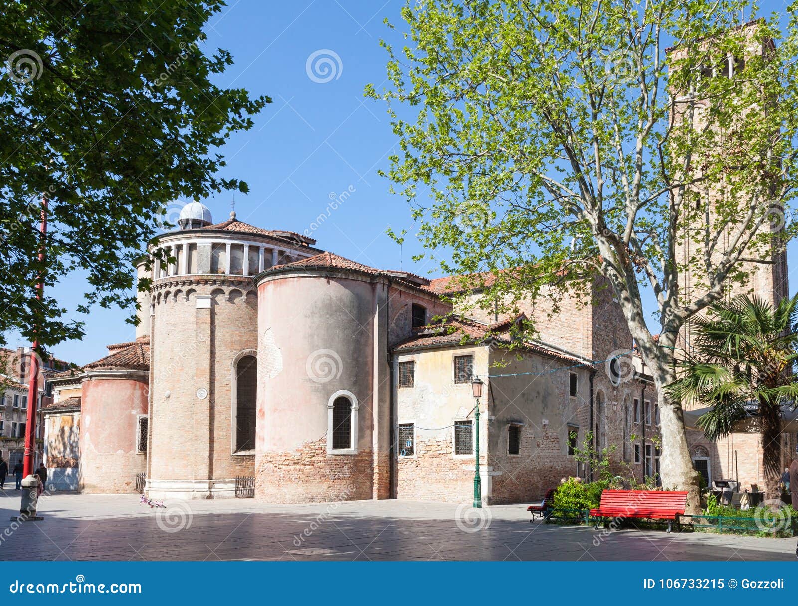Enges Tal Orio Campos San Giacomo Im Fruhjahr Santa Croce Venedig Ital Redaktionelles Bild Bild Von Besichtigung Erbe 106733215