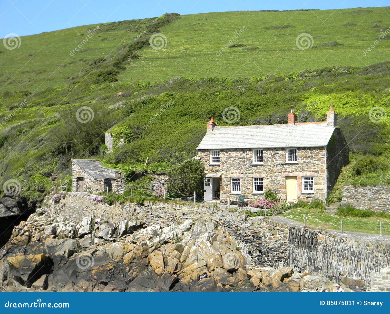 English Cottage By The Sea Stock Image Image Of Hill 85075031