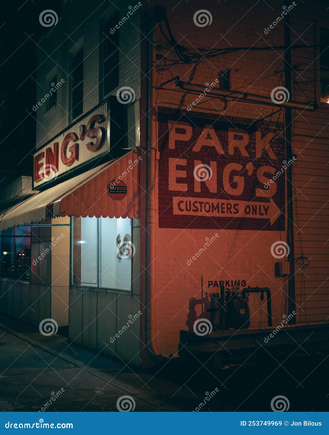 Engs Restaurant at Night, Kingston, New York Editorial Stock Image