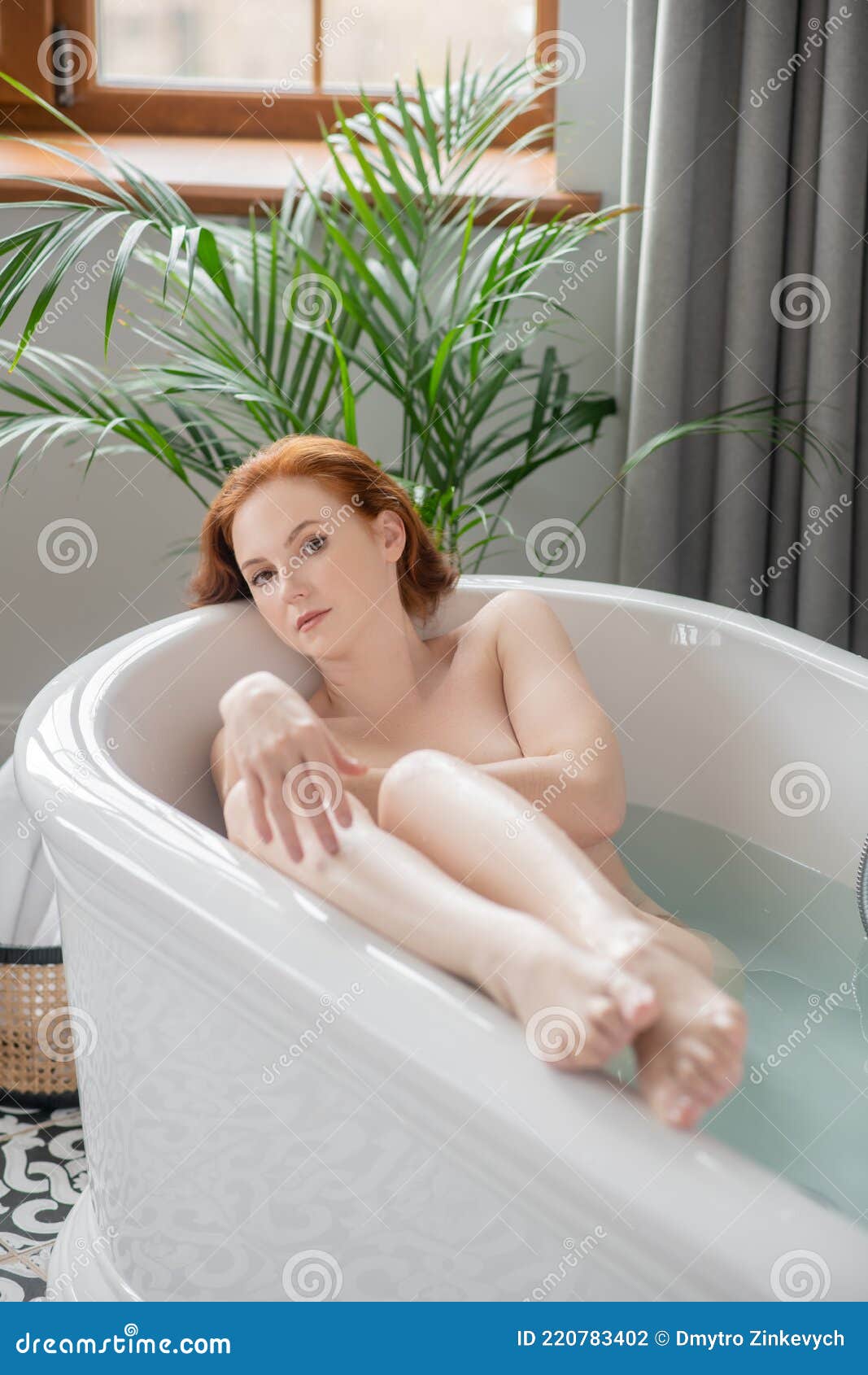 Naked Women In The Bath