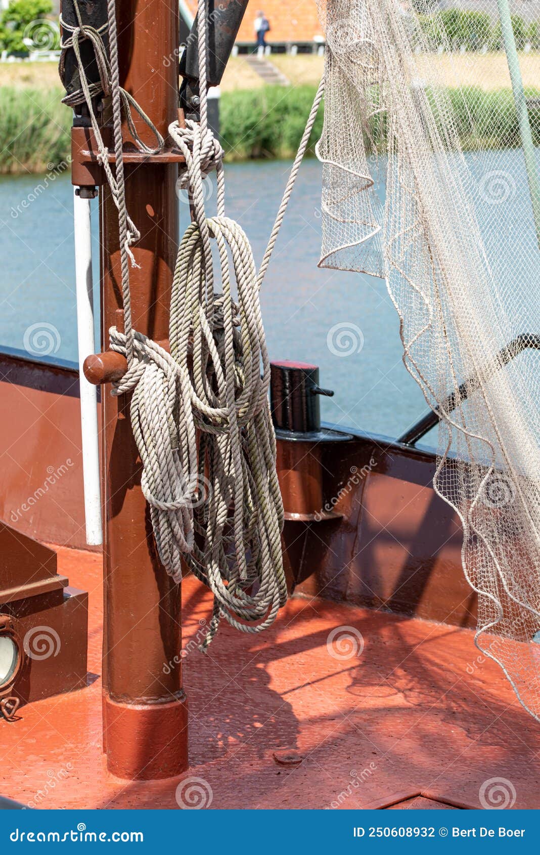 124 Fishing Nets Hanging To Dry Stock Photos - Free & Royalty-Free Stock  Photos from Dreamstime