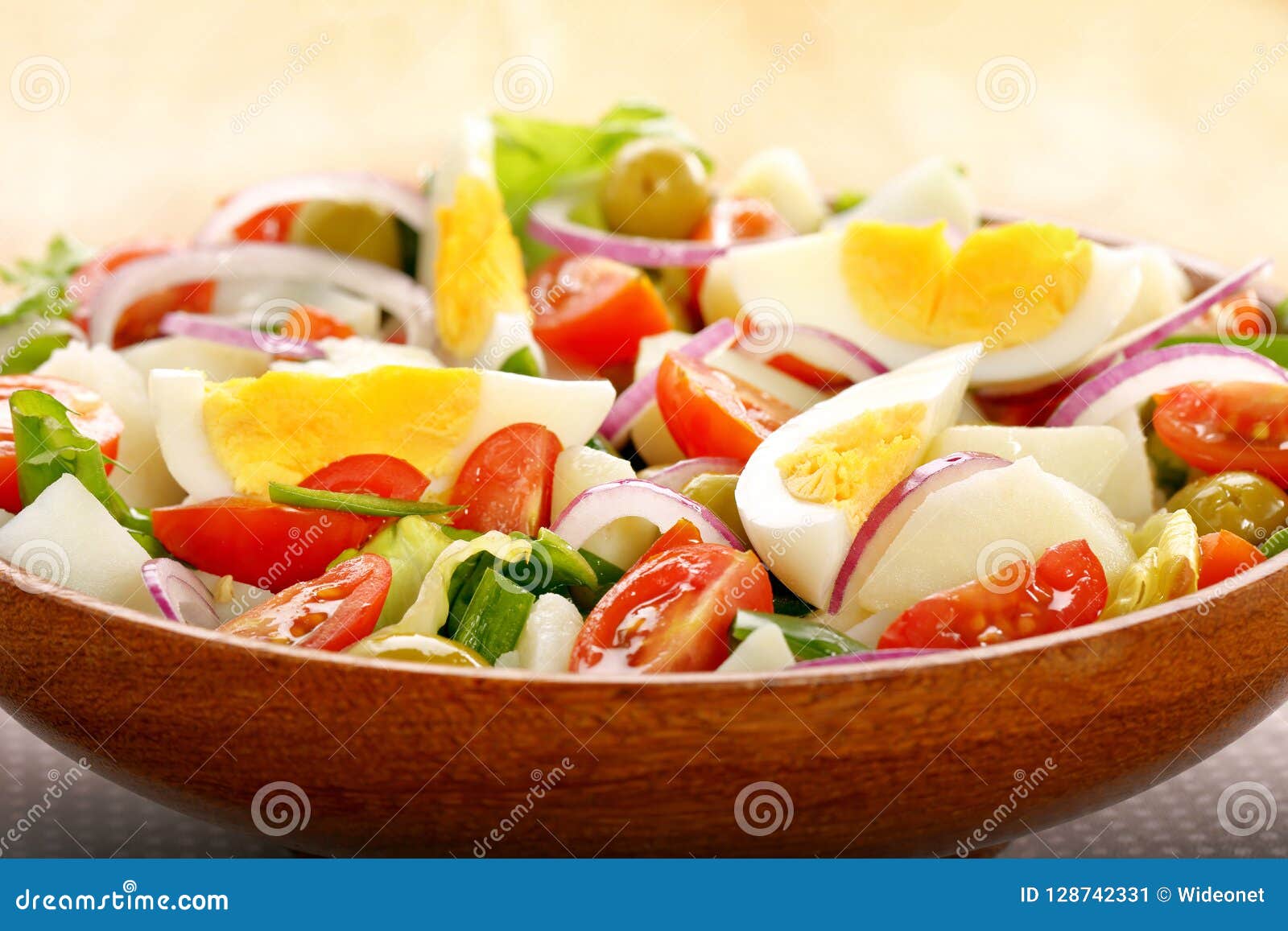 Ensalada-campera Traditioneller Spanischer Salat Mit Frischgemüse ...