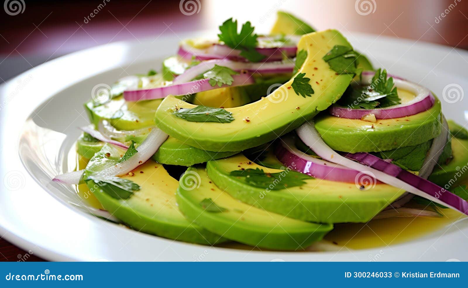 ensalada de aguacate: refreshing avocado salad with onion and lime