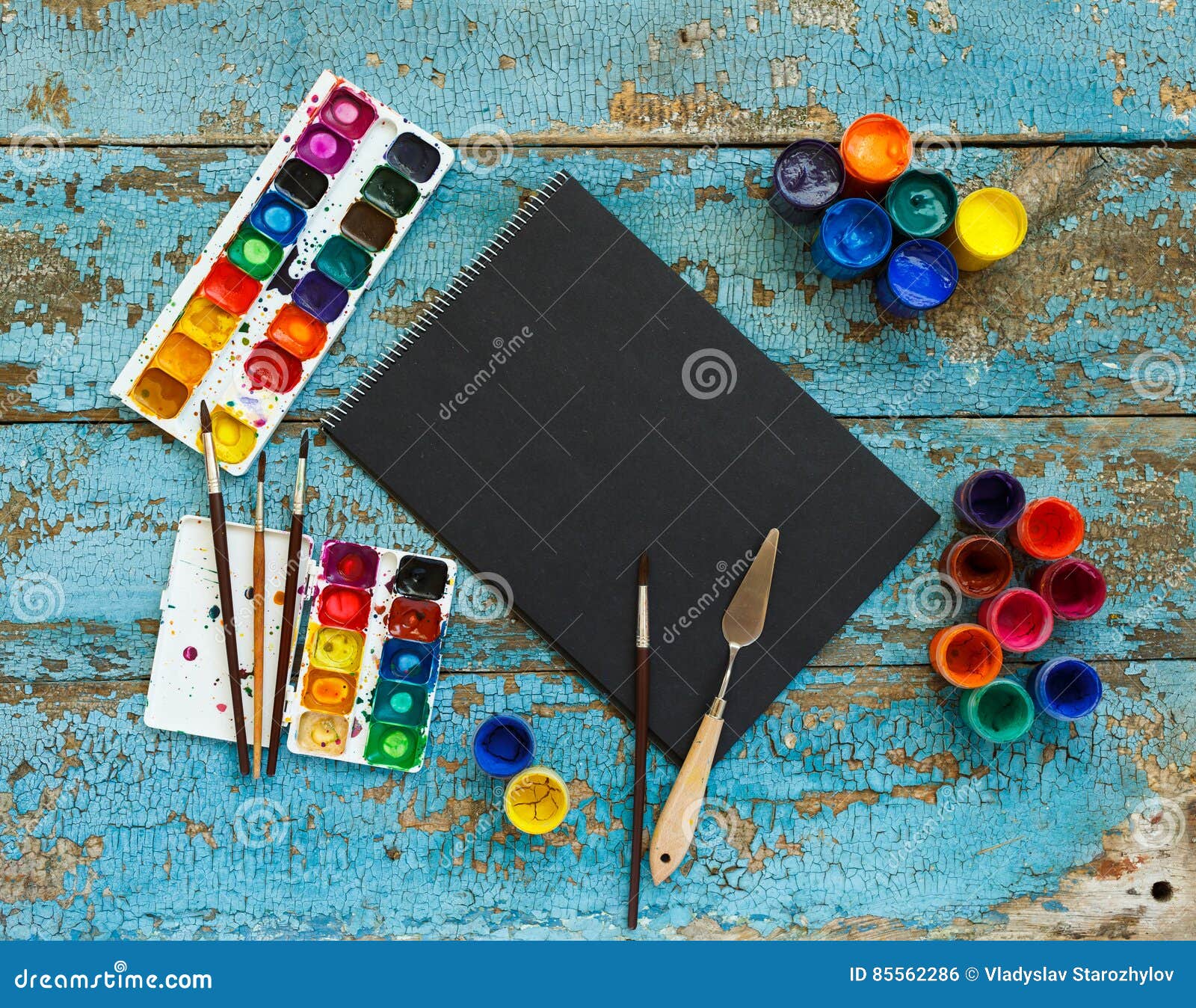 Téléchargement gratuit Images Ensemble De Peinture Brosses Peintures Crayons Aquarelle actualisé par