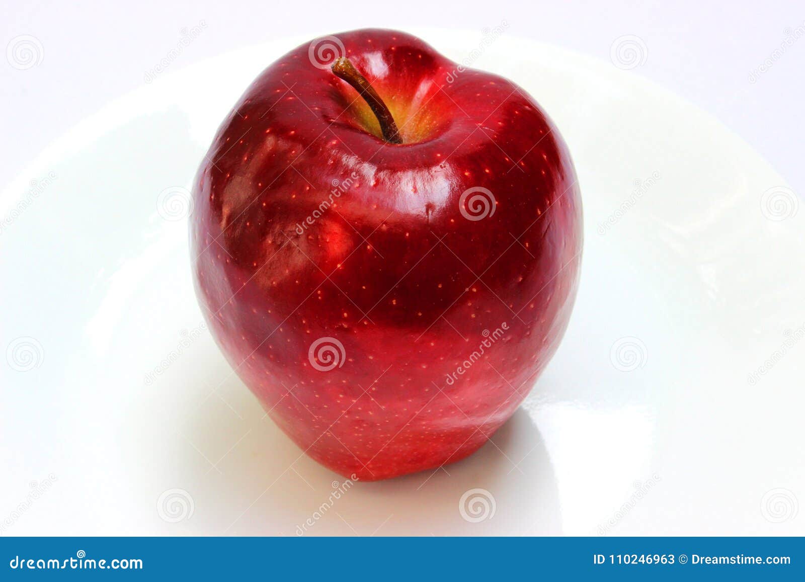 Three Red Apples On A Food Scale On A White Background Stock Photo, Picture  and Royalty Free Image. Image 6768478.