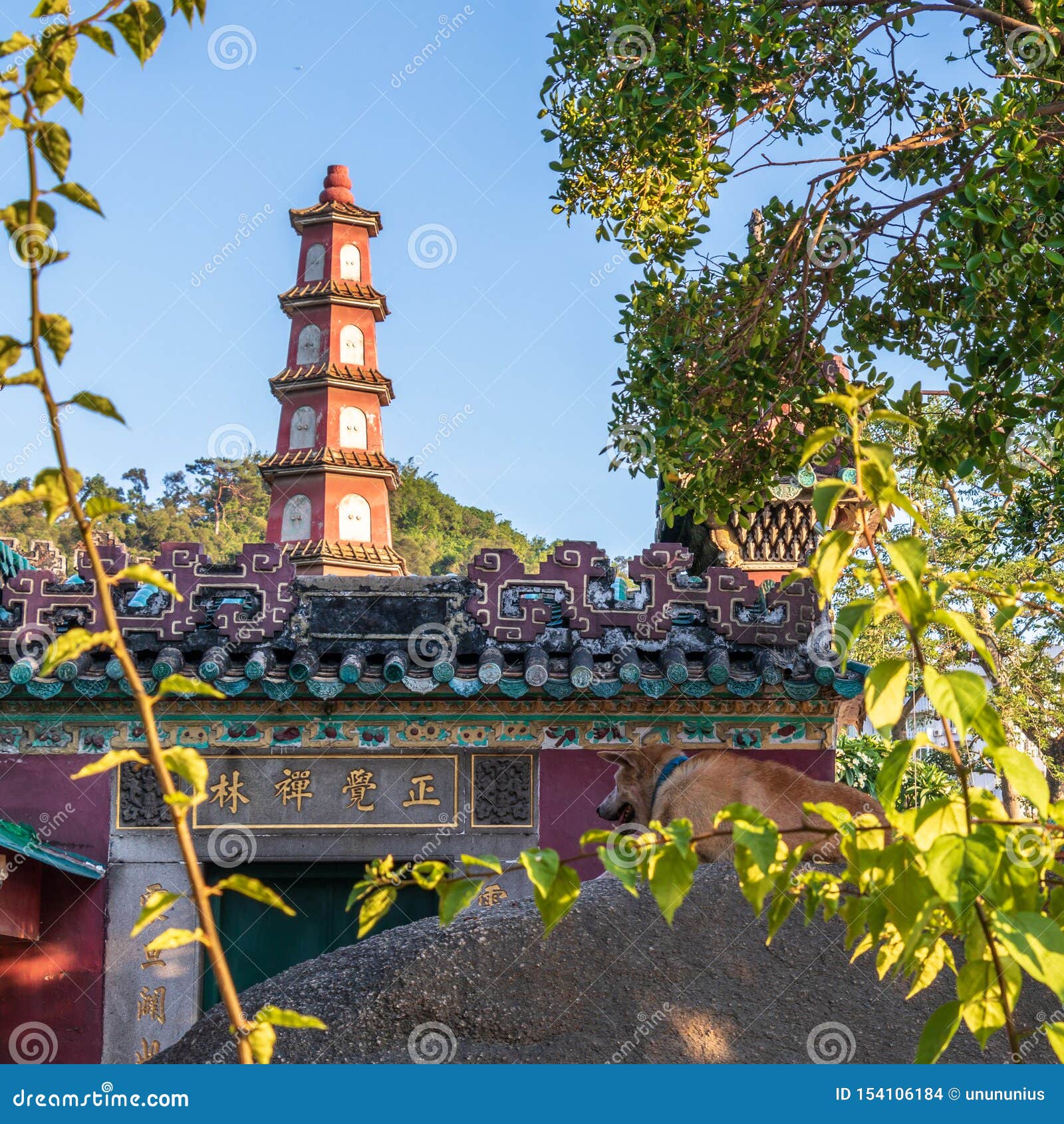 Interieur De Construction De Temple Colore De La Chine Photos Libres De Droits Et Gratuites De Dreamstime Interieur De Construction De Temple Colore De La Chine Photos Libres De Droits Et Gratuites De Dreamstime